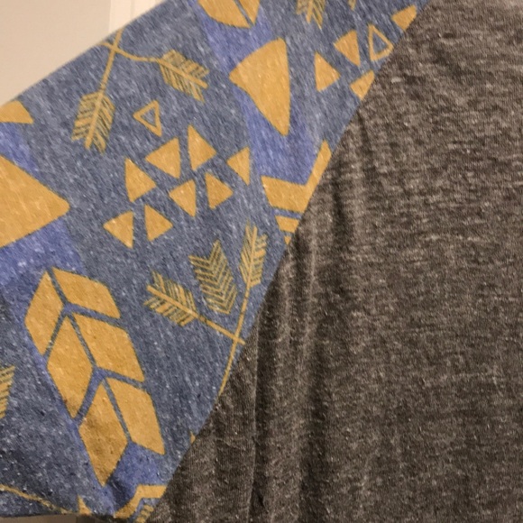 Iularoe Randy Top - Picture 2 of 3